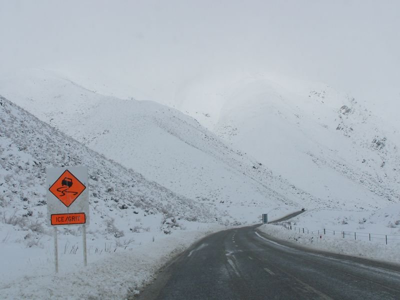冬のニュージーランドの道路１
