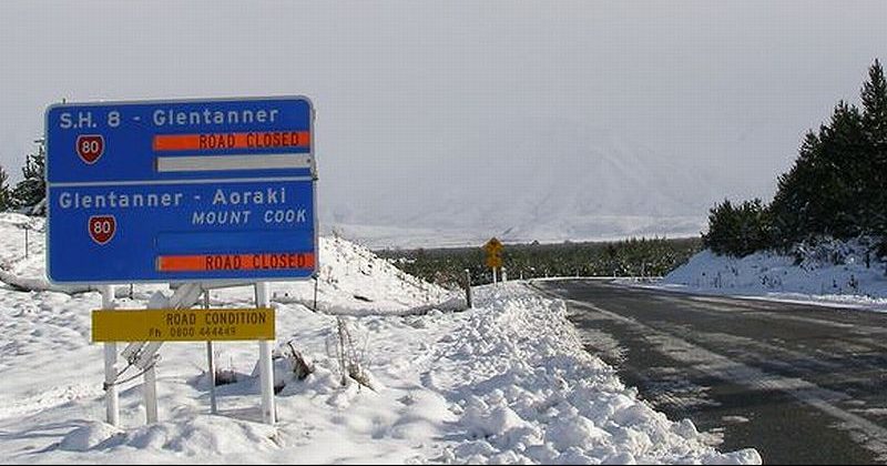 冬のニュージーランドの道路