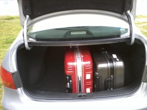 NZレンタカーとスーツケース