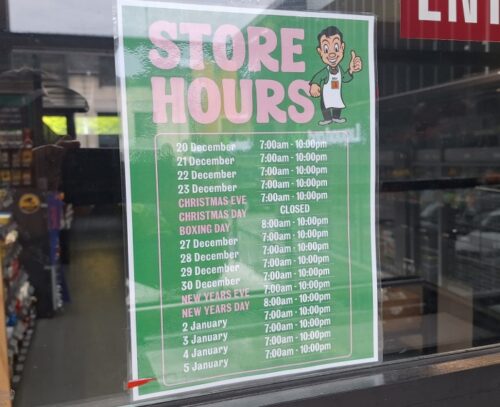 クイーンズタウンのFour Square スーパーマーケットの2024年クリスマスから年末2025年年始の営業時間
