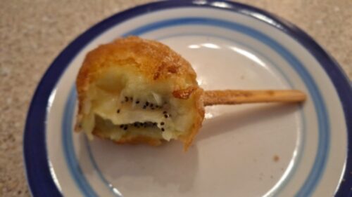 Erik's Fish & Chips の Deep Fried Kiwifruit