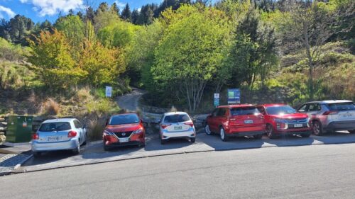 クイーンズタウンヒル・ウォーク入口の駐車場