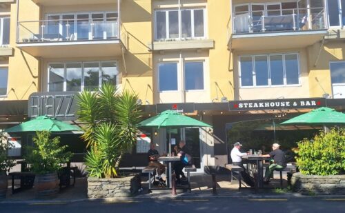 Brazz Steakhouse & Bar / ブラッツ・ステーキハウス＆バー