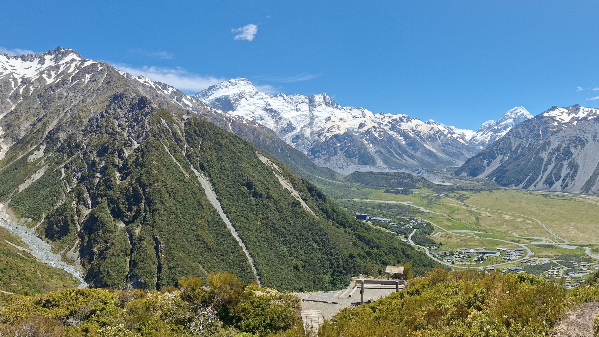 マウントクック　レッドターントラック