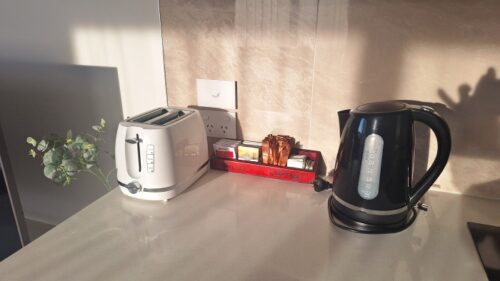 Matariki Star A のキッチンケトル、トースター、無料のコーヒー&紅茶