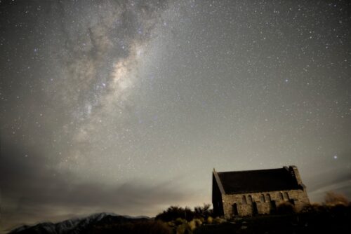 2025年5月19日PM2245撮影テカポの良き羊飼いの教会と天の川 