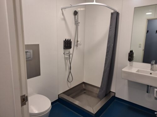 テカポハカハウスの個室のシャワールーム 