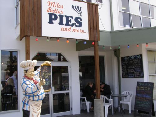 テアナウグルメべソンパイ