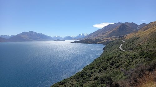 ベネッツブラフ・グレノーキーへの観光ドライブ