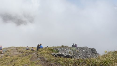 雲で視界の無いゲートルードサドル