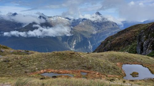 ハリスサドルから西側、ホリフォード渓谷側の景観