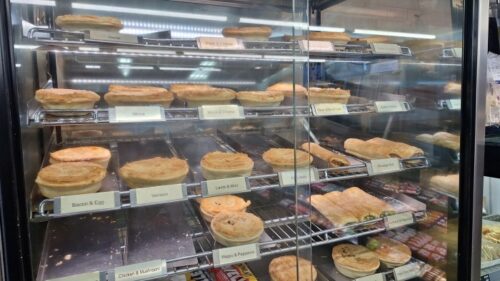 コンビニのミートパイを入れている保温ショーケース