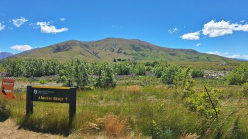 国道8号線沿いにあるAhuriri River Lookout の駐車場