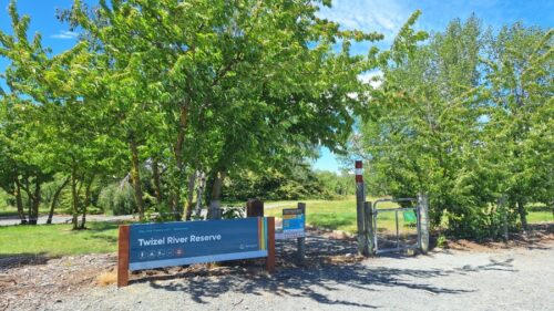 Twizel River Reserve の入り口駐車場