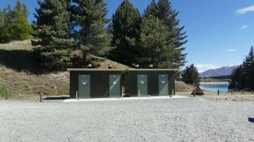 レイクプカキ・オーバーナイト・キャンパーバン・パーキングの簡易トイレ