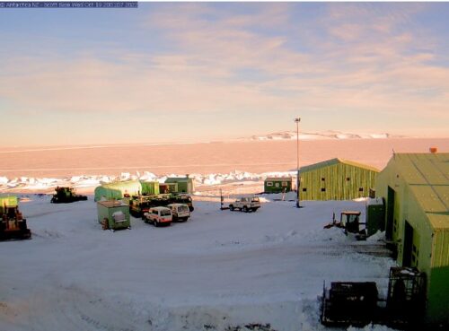 NZの南極観測基地からのライブカメラ