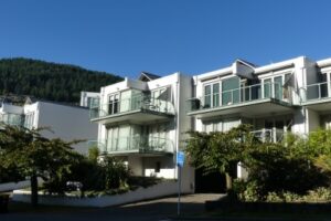 ブルー・ピークス・アパートメンツ