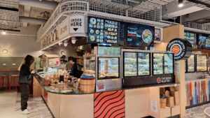 クイーンズタウンフードコート Eatspaceスシ、日本食