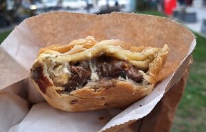 ファーグベイカーのステーキ・マッシュルーム・ブルーチーズパイ