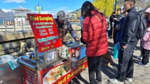 クイーンズタウンレイクフロントの屋台Fried Dumpling