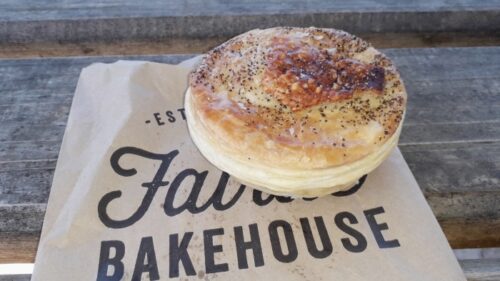 Fairlie Bakehouse の人気ミートパイのポークベリーパイ