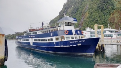 リアルNZのミルフォードサウンドクルーズ船、Milford Haven号