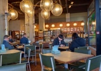 C1エスプレッソ店内