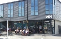 アンノウン・チャプターカフェ外観