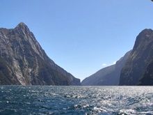 ミルフォードサウンド遊覧クルーズからの景観