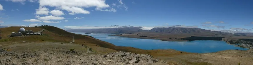 テカポのマウントジョン、South Summitからのテカポ湖、天文台、そしてテカポの街並みのパノラマ