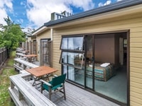 トゥランギジャッジ・プール・モーテル